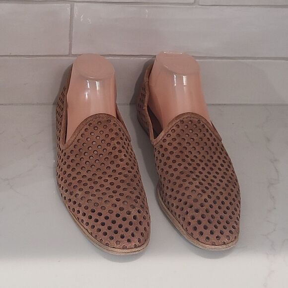 Pedro García Yasmin Perforated Suede Tan Almond Toe Loafer Flats Shoes Size 9.5 - Picture 3 of 11